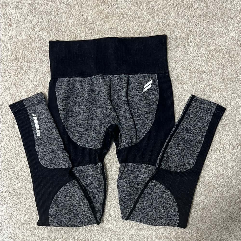 Women’s Doyoueven leggings